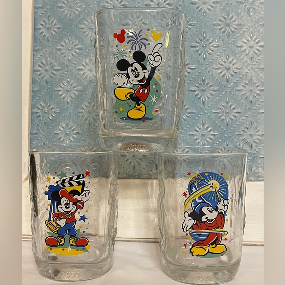 Vintage McDonald’s World 2000 Millennium Celebration Glasses set of 3 - Picture 3 of 17